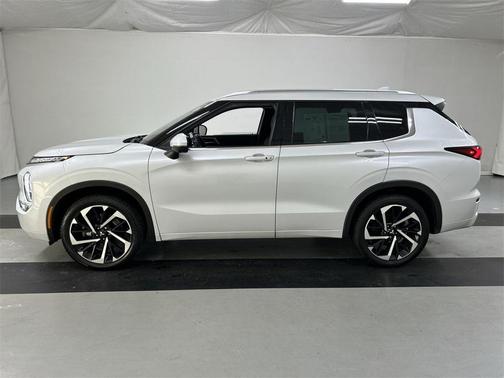2023 Mitsubishi Outlander SEL