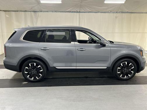 Everlasting Silver 2025 Kia Telluride SX