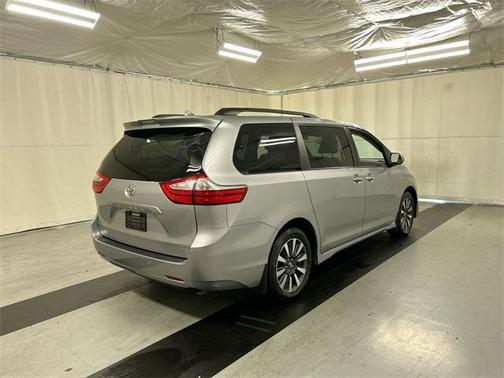 2018 Toyota Sienna XLE