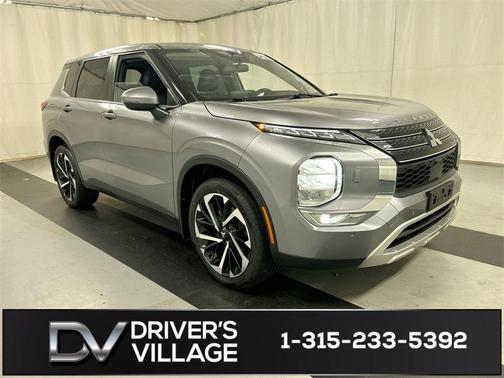 2023 Mitsubishi Outlander SE