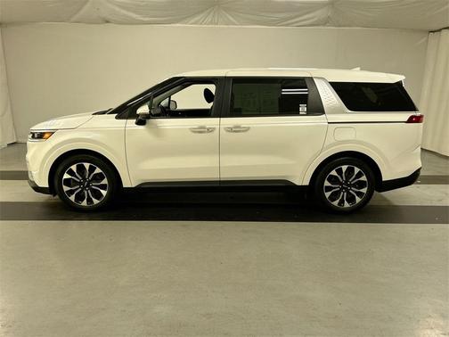 2023 Kia Carnival EX