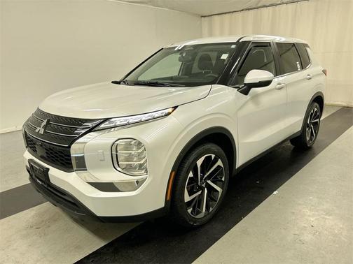 2022 Mitsubishi Outlander ES
