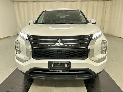 2022 Mitsubishi Outlander ES
