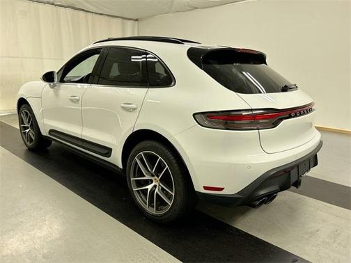 2022 Porsche Macan Base