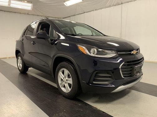 Midnight Blue Metallic 2021 Chevrolet Trax LT