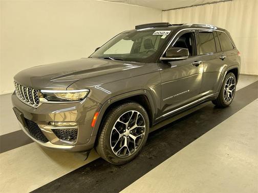 2023 Jeep Grand Cherokee Summit