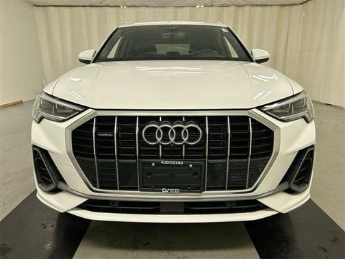 2024 Audi Q3 45 S line Premium