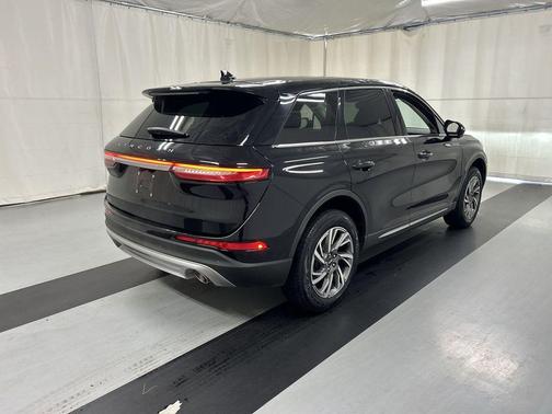 Infinite Black Metallic 2023 Lincoln Corsair Standard