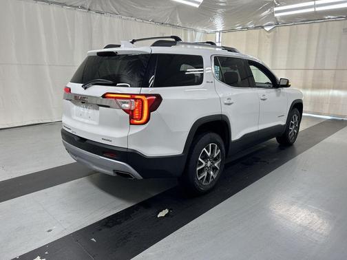 Summit White 2023 GMC Acadia SLE