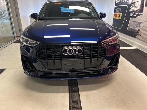 Navarra Blue Metallic 2025 Audi Q3 45 S line Premium SUV