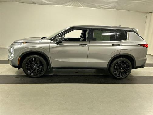 2024 Mitsubishi Outlander SE Black Edition