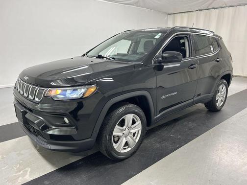 Diamond Black 2022 Jeep Compass Latitude