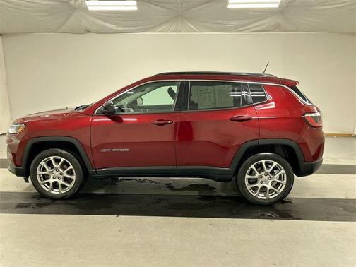 2022 Jeep Compass Latitude Lux