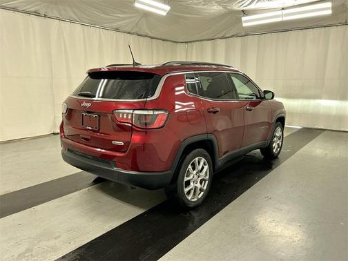 2022 Jeep Compass Latitude Lux