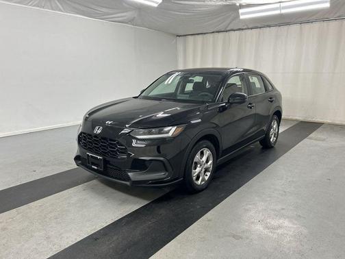Crystal Black Pearl 2023 Honda HR-V LX