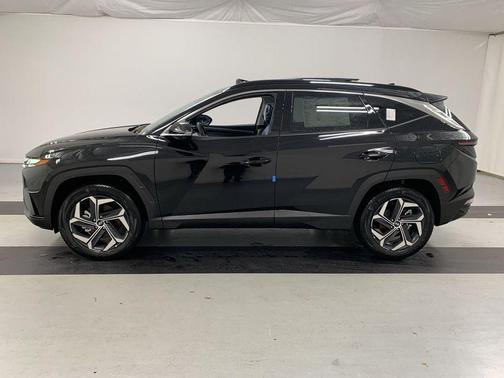 Black Pearl 2024 Hyundai TUCSON Plug-In Hybrid Limited