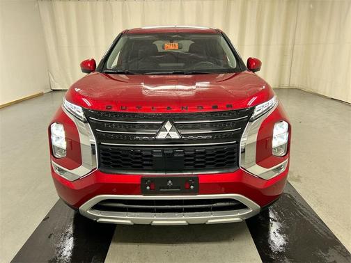 2025 Mitsubishi Outlander PHEV SE