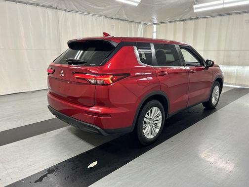Diamond Red 2022 Mitsubishi Outlander ES