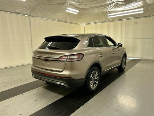 2019 Lincoln Nautilus Select