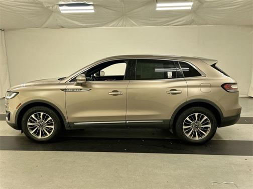 2019 Lincoln Nautilus Select