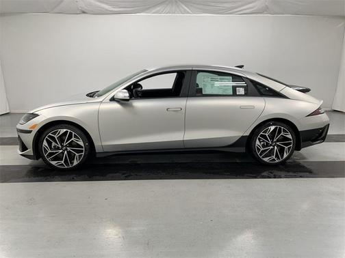 2025 Hyundai IONIQ 6 SEL