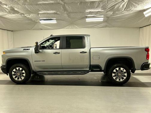 2024 Chevrolet Silverado 2500 Custom