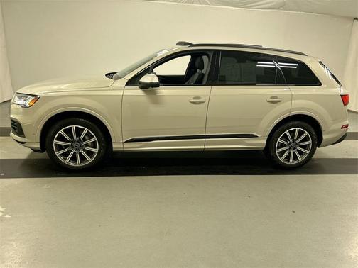 2024 Audi Q7 45 Premium Plus