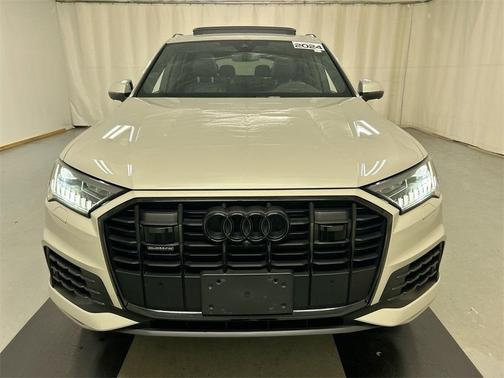 2024 Audi Q7 45 Premium Plus