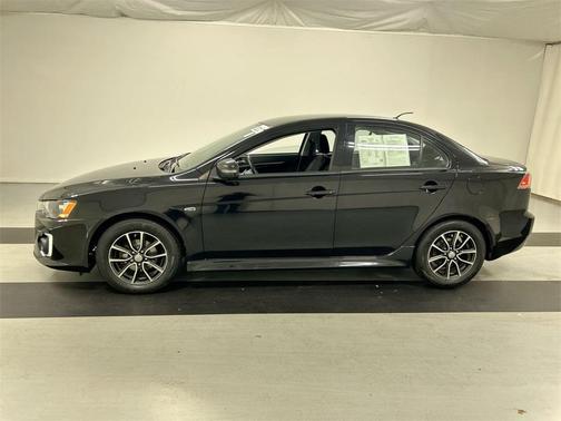 2017 Mitsubishi Lancer ES