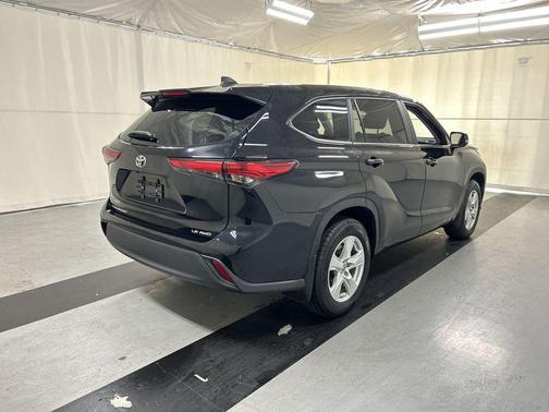 Midnight Black Metallic 2023 Toyota Highlander LE