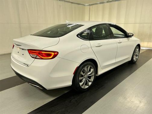 2016 Chrysler 200 S
