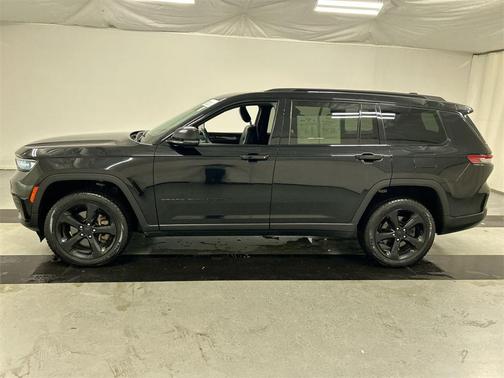 2022 Jeep Grand Cherokee L Laredo
