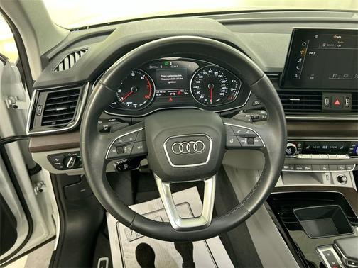 2022 Audi Q5 45 S line quattro Premium