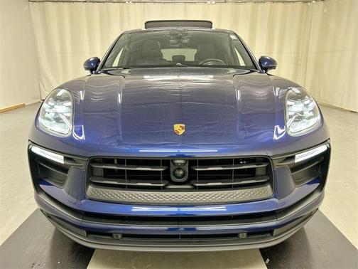2022 Porsche Macan Base