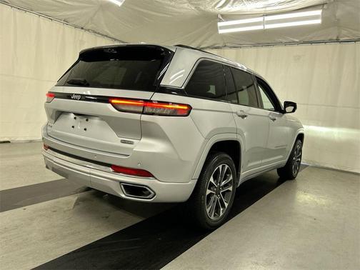2022 Jeep Grand Cherokee Overland