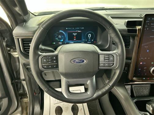 2023 Ford F-150 Lightning LARIAT
