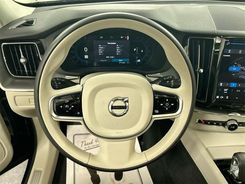 2025 Volvo XC60 B5 Plus
