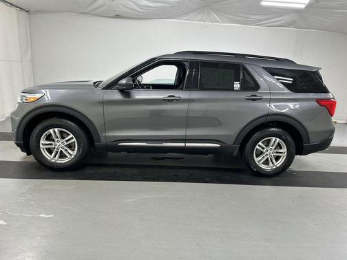 Carbonized Gray Metallic 2022 Ford Explorer XLT