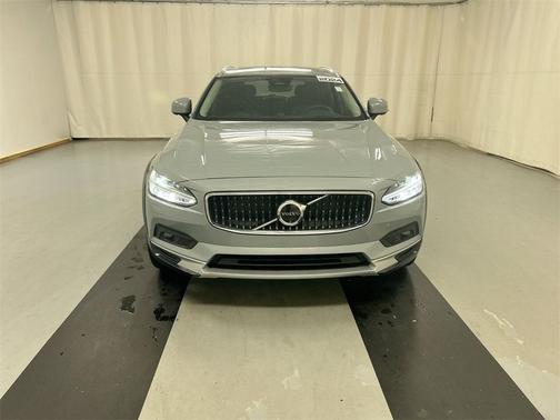 2024 Volvo V90 Cross Country B6 Ultimate