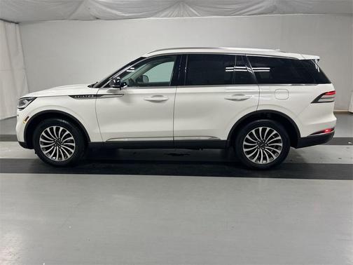 2022 Lincoln Aviator Standard AWD