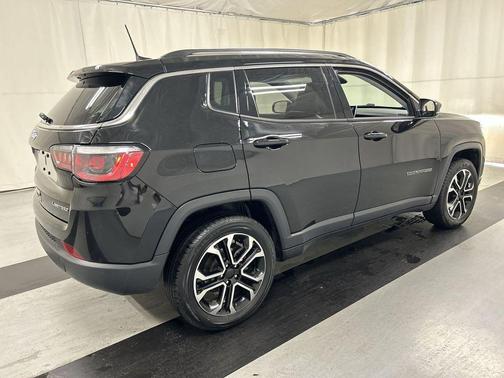 Diamond Black 2022 Jeep Compass Limited