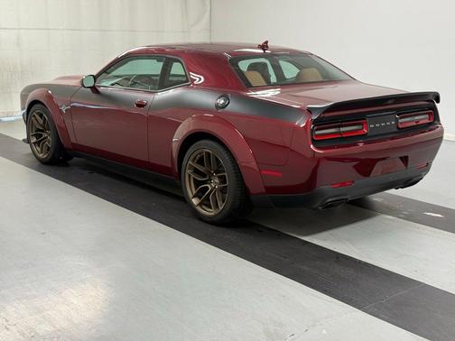 Octane Red Pearlcoat 2023 Dodge Challenger SRT Hellcat