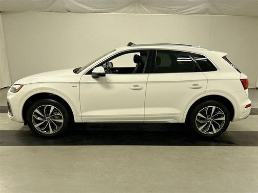 2023 Audi Q5 45 S line quattro Premium