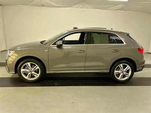 2024 Audi Q3 45 S line Premium