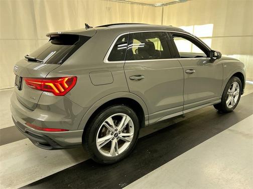 2024 Audi Q3 45 S line Premium