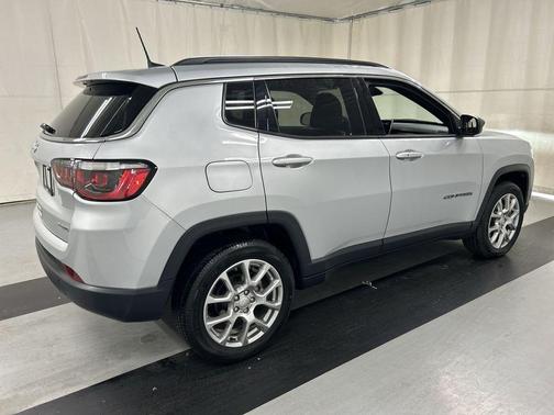 2024 Jeep Compass Latitude Lux