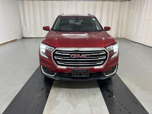 Cayenne Red Tintcoat 2022 GMC Terrain SLT