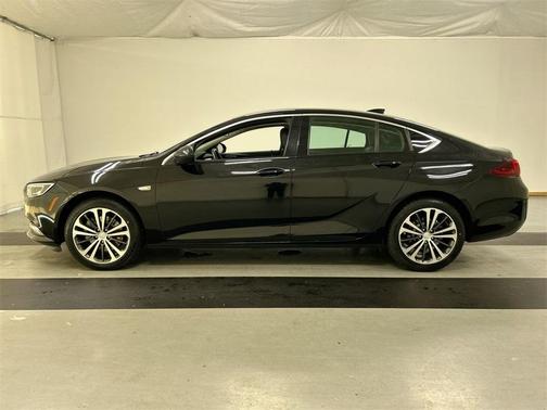 2020 Buick Regal Sportback Essence