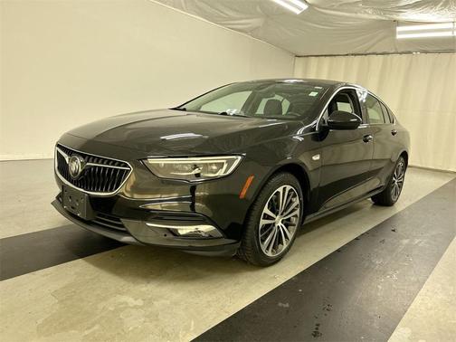 2020 Buick Regal Sportback Essence
