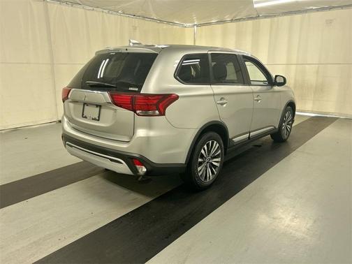 2020 Mitsubishi Outlander ES